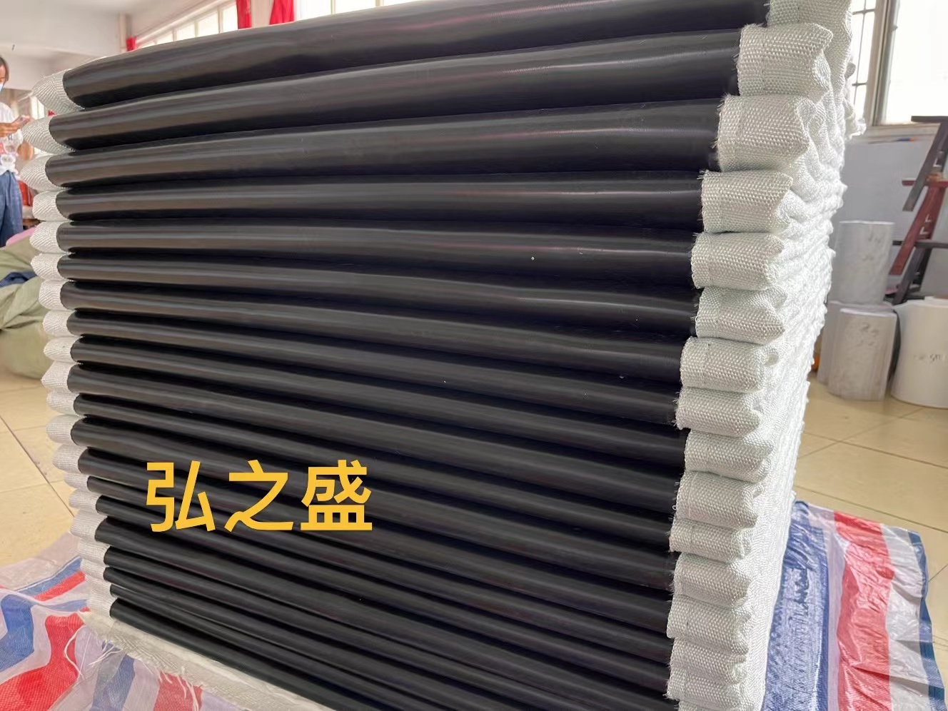 端午過(guò)后，弘之盛非金屬蒙皮加足馬力生產(chǎn)，爭(zhēng)取早日交貨！